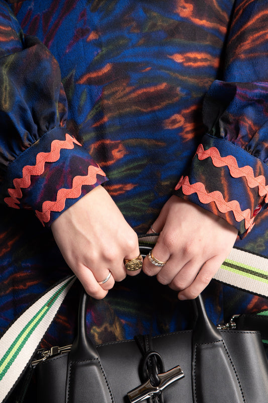 détail des manches de la robe soirée à grand canyon, made in France