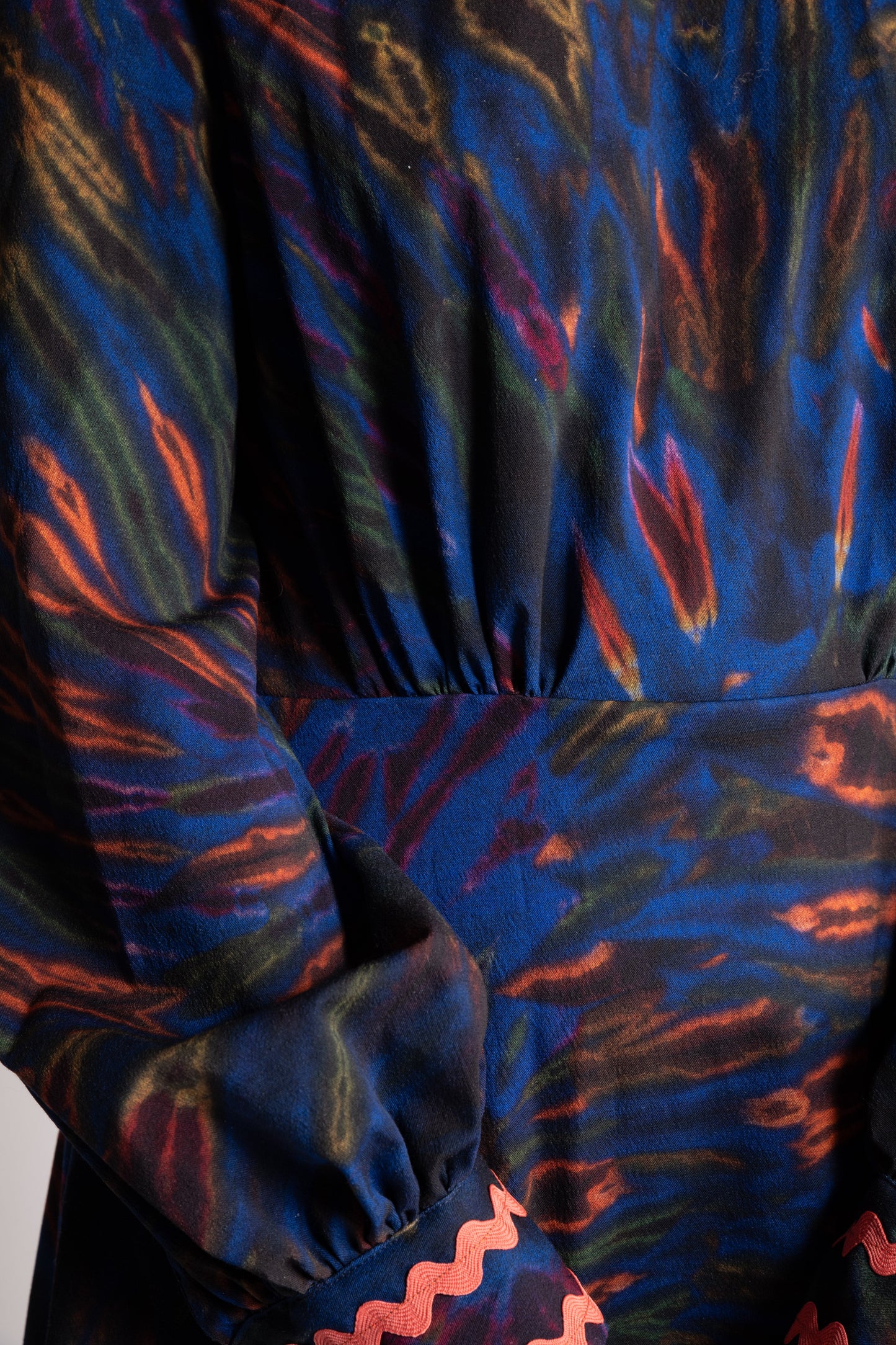 détail taille de la robe soirée à grand Canyon made in France carlisfrance