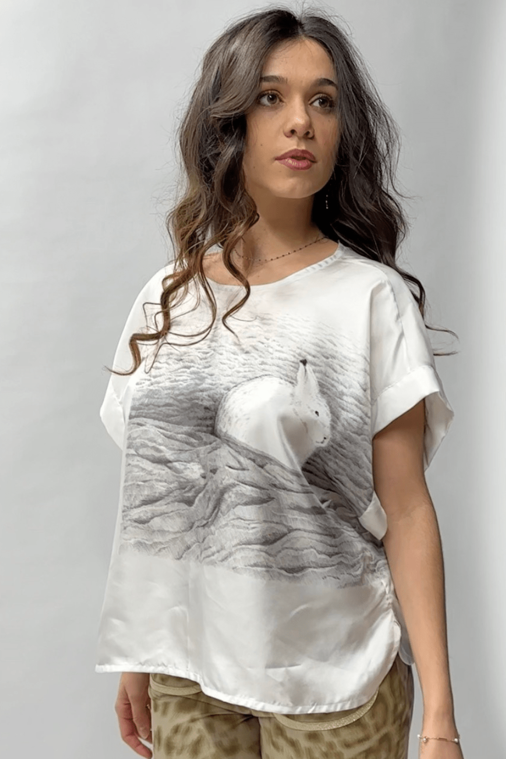 Blouse Tallinn — Top Oversize Soie Luxe Imprimé Lapin, Fait Main France, Édition Limitée - carlisfrance