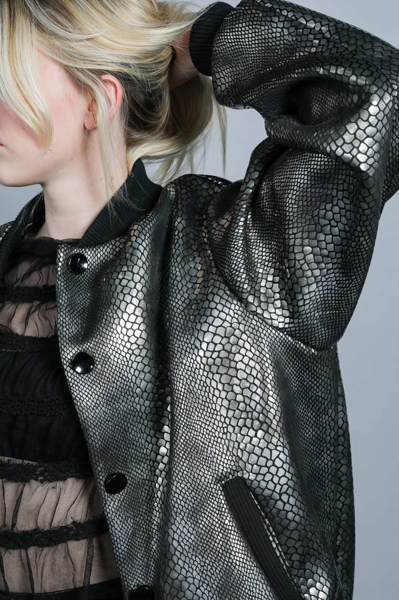 Bomber argenté gris métallique néoprène italien oversize col montant – Carlisfrance
