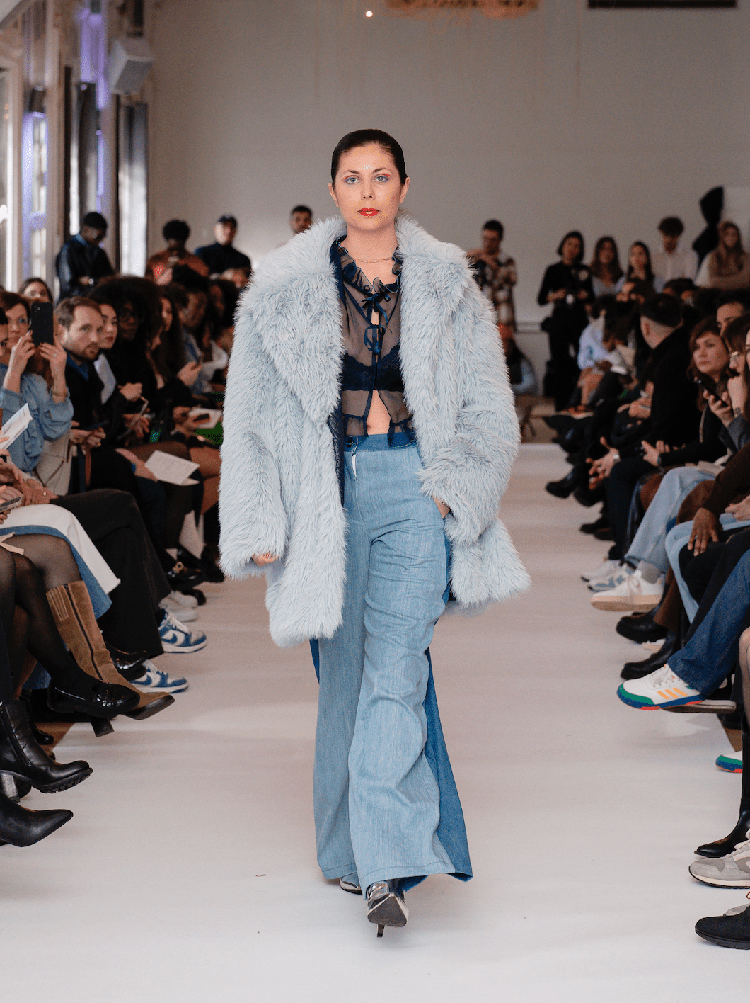 Notre modèle lors du défilé à Paris, made in France