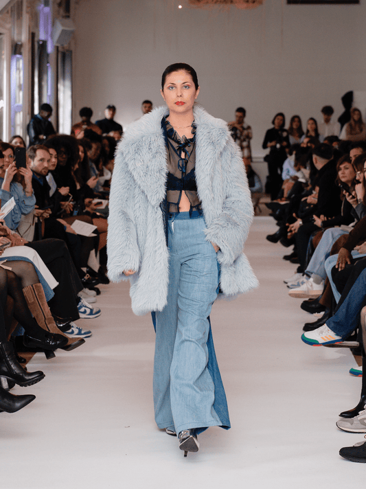 Notre modèle lors du défilé à Paris, made in France