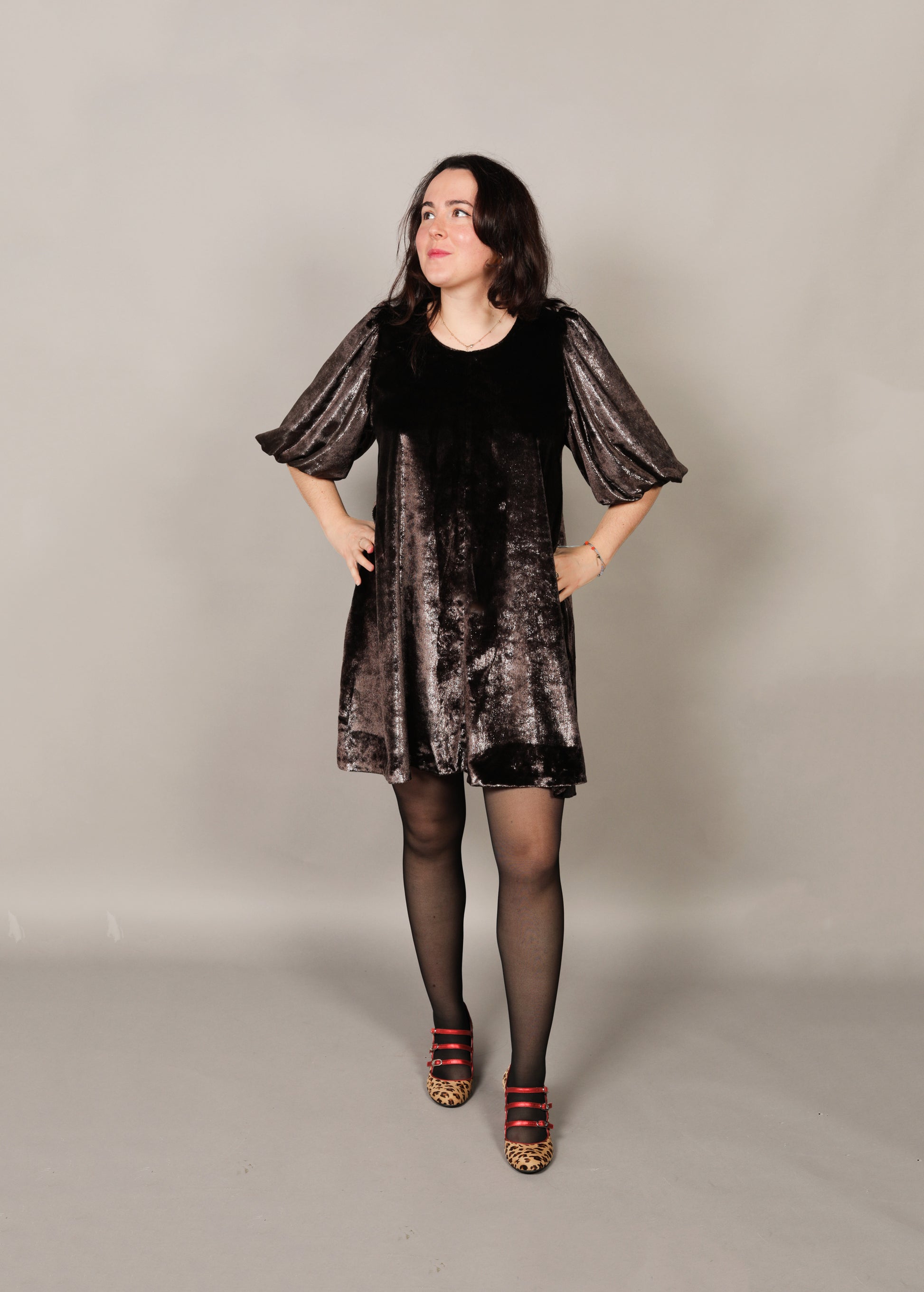 robe en velours marron argenté